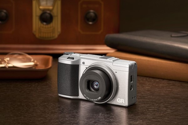 RICOH Limited Edition Silver GR II 