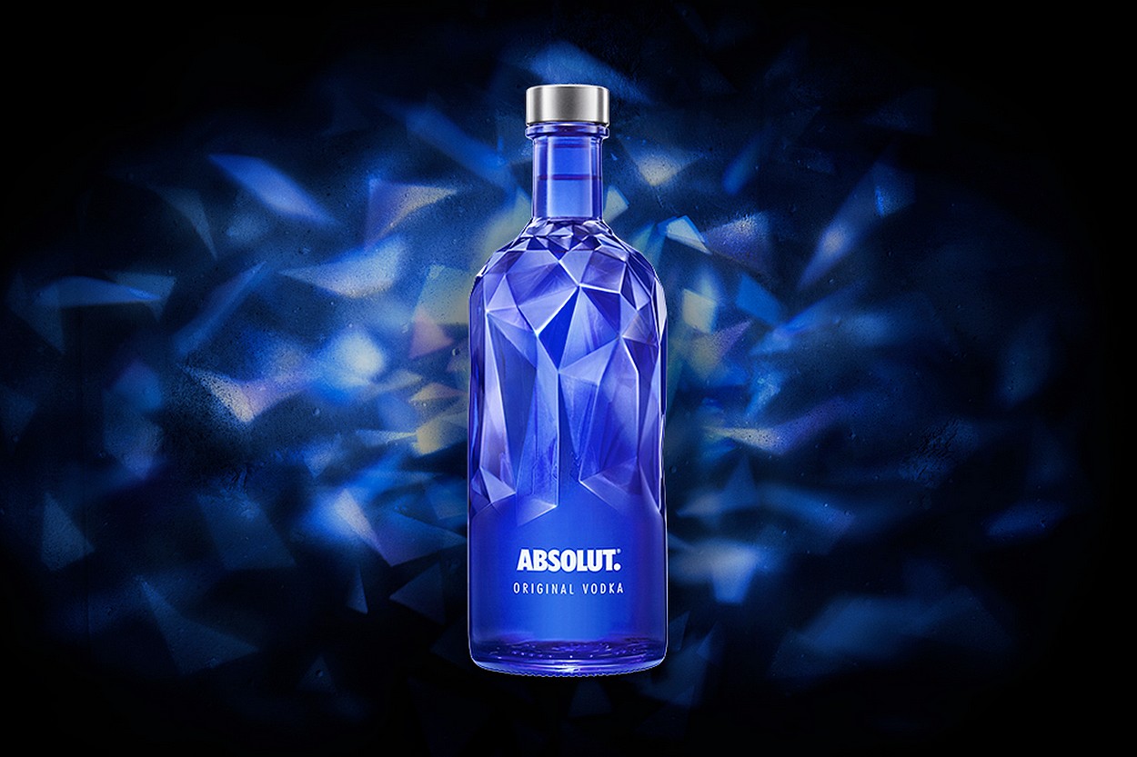 Absolute more. Абсолют голубая бутылка. Абсолют синяя бутылка.