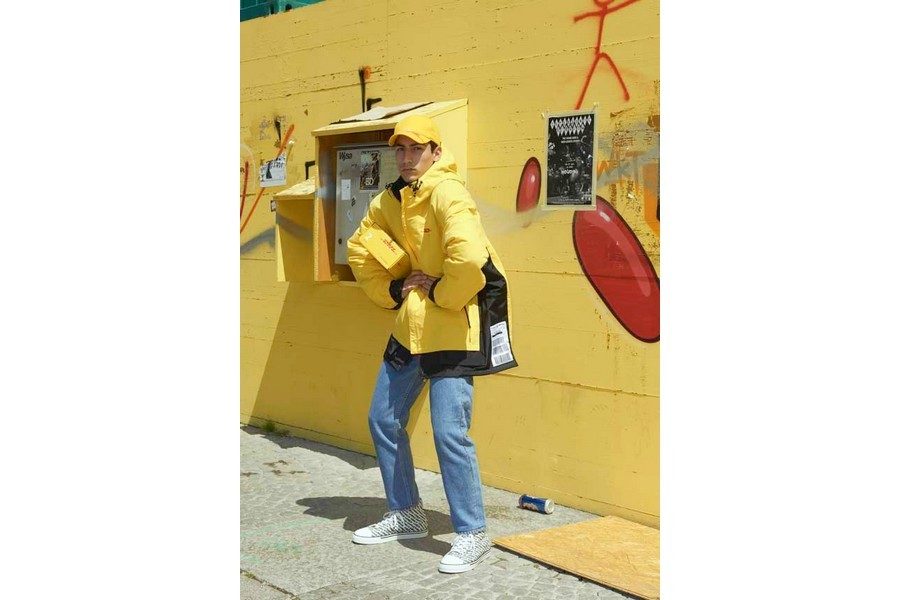 DHL-x-Vetements-ss18-collection-01