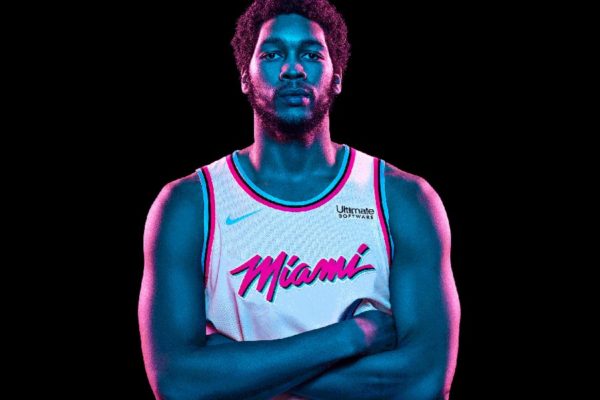 Miami Heat présente son maillot "Vice City Edition"