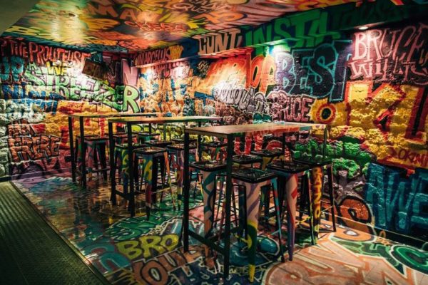 FAT, le bar 100% hip-hop & street art