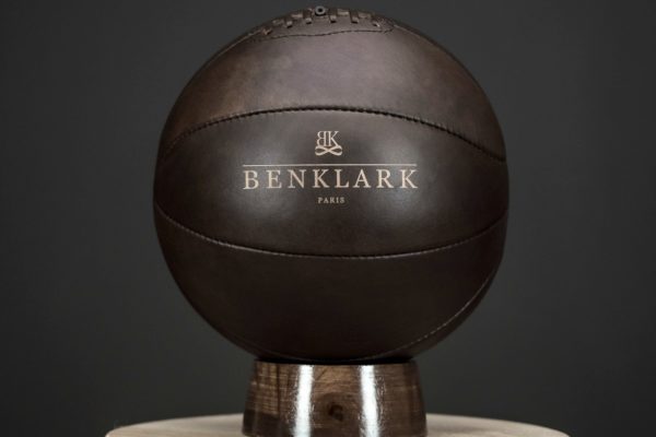 Benklark réédite un ballon de basket décoratif collector en édition limité