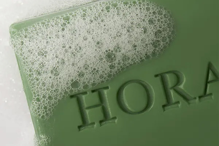 HORACE lance un nouveau pain de savon surgras au parfum de Cèdre de Virginie & Feuille de sauge