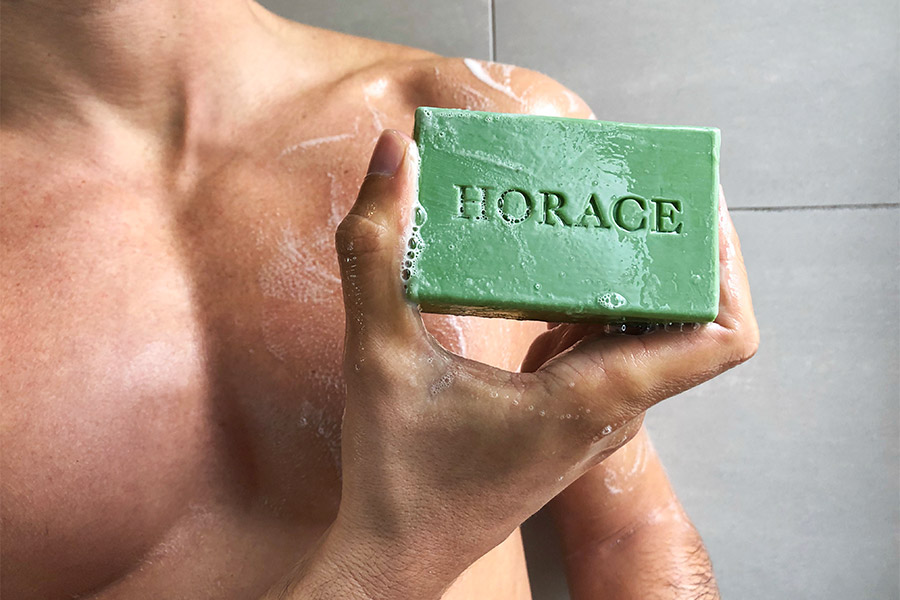 HORACE lance un nouveau pain de savon surgras au parfum de Cèdre de Virginie & Feuille de sauge