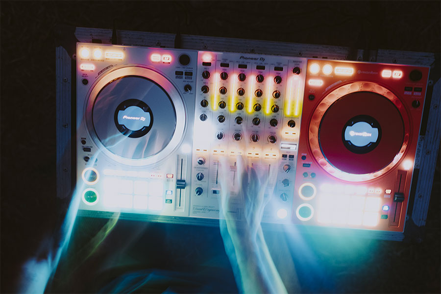 Pioneer DJ x Off-White